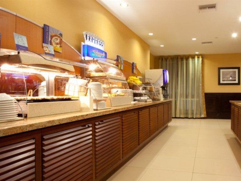 Holiday Inn Express Jacksonville Beach By Ihg Eksteriør bilde